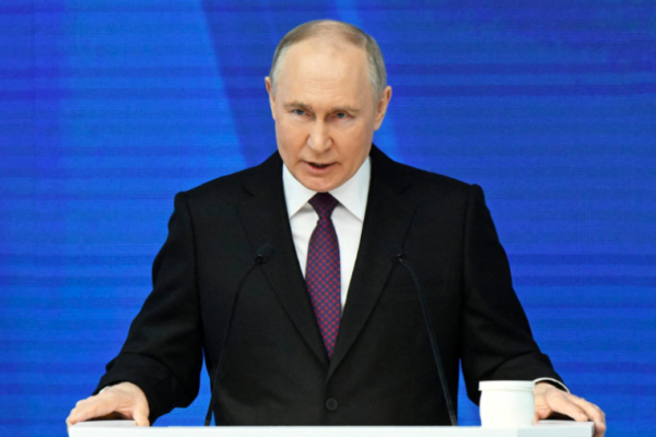 Putin threatens the possibility of a nuclear war if Western Countries send troops to Ukraine Border