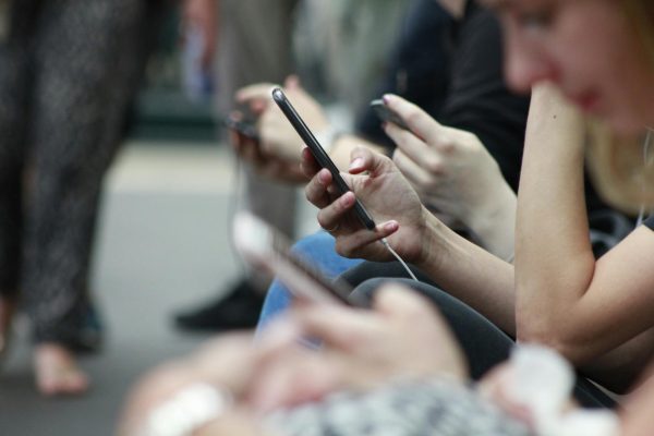 Too much screentime?: How social media shapes high school experience